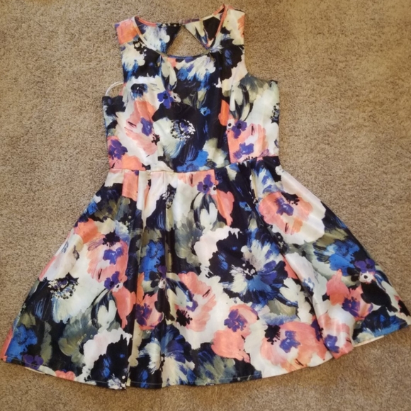 Julian Taylor Dresses & Skirts - Julian Taylor dress